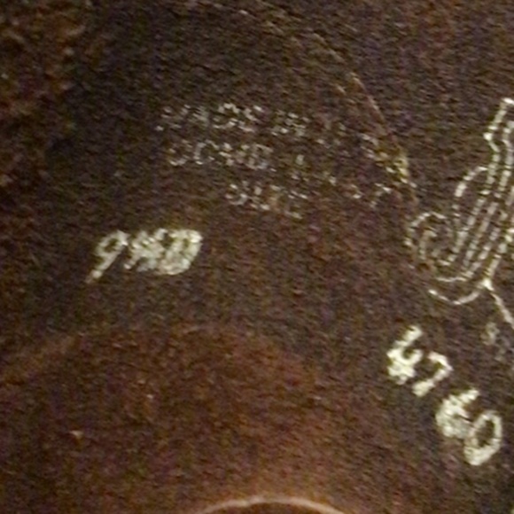 JUSTIN BOOT WITH OIL RESISTANT SOLE SZ 9 1/2 D - Picture 11 of 11